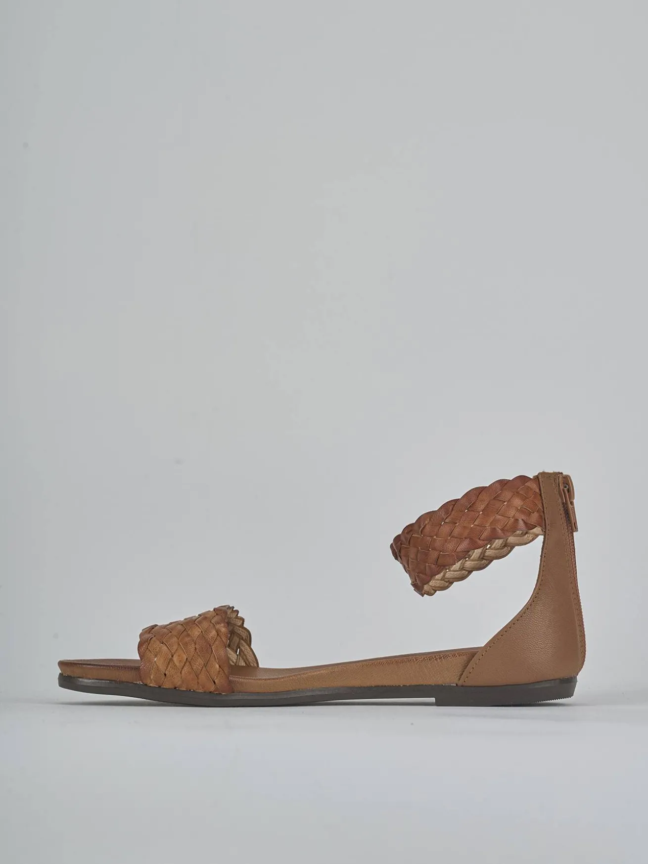 Sandali tacco 2cm pelle marrone