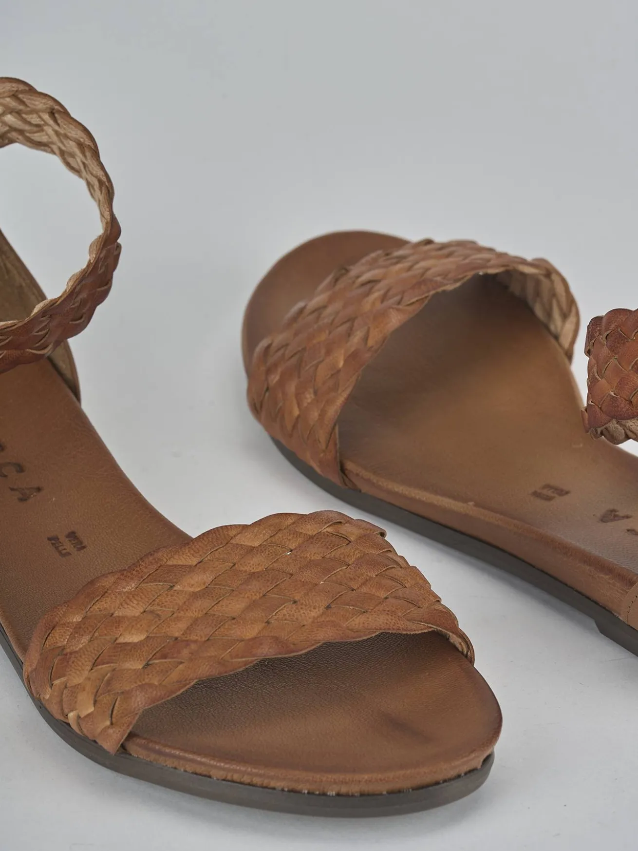 Sandali tacco 2cm pelle marrone