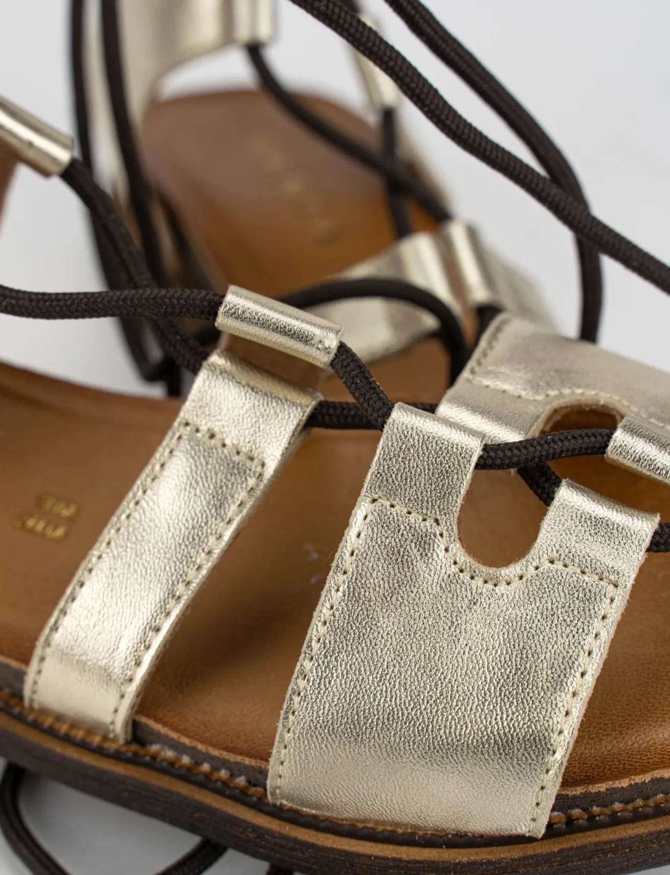 Sandali tacco 2cm pelle oro