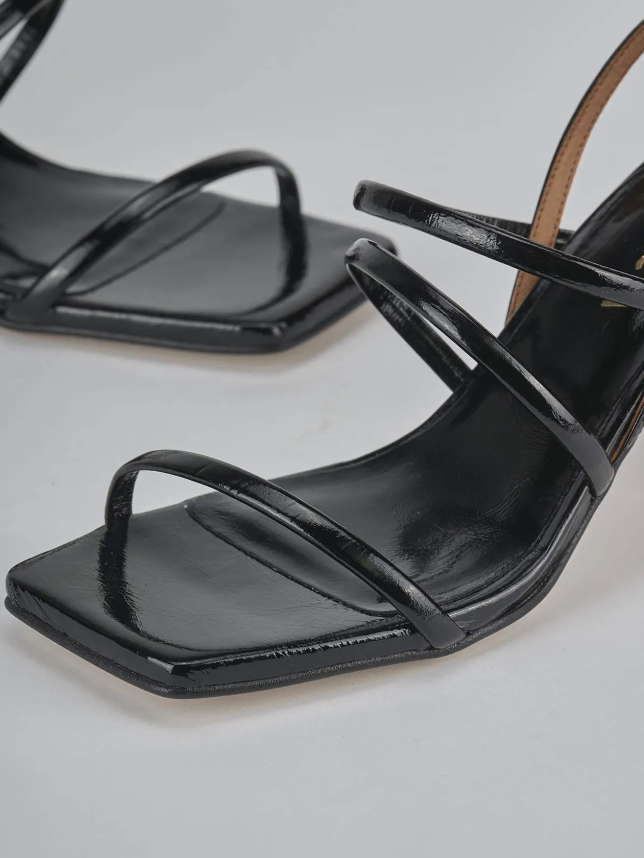 Sandali tacco 8cm vernice nero