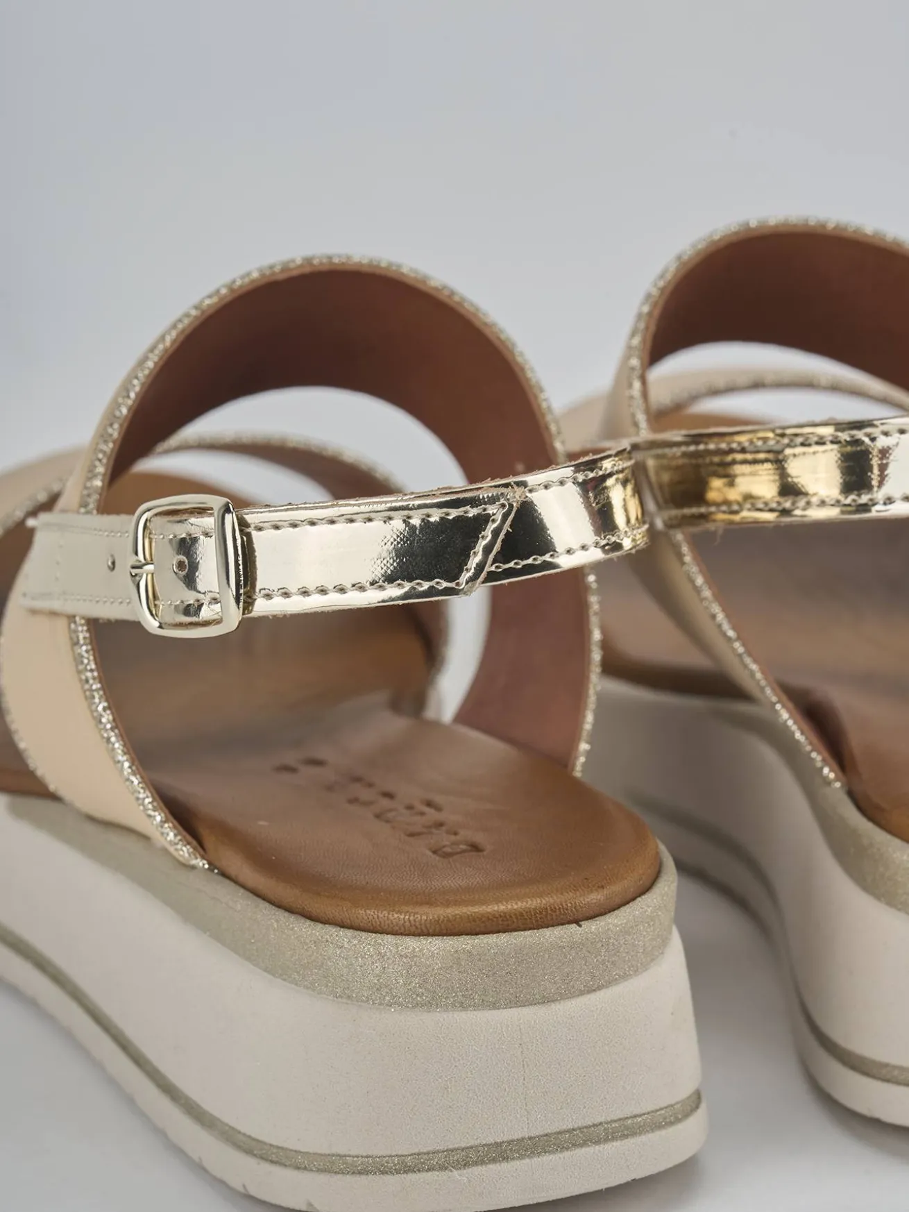 Sandali zeppa tacco 3cm pelle beige