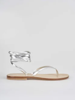 Sandalo infradito tacco 1 cm argento pelle