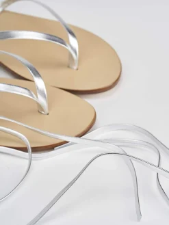 Sandalo infradito tacco 1 cm argento pelle