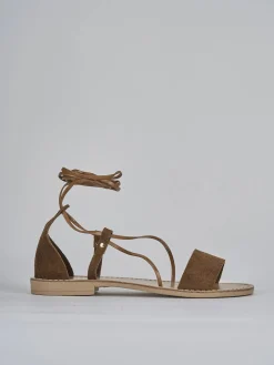 Sandalo tacco 1 cm marrone camoscio