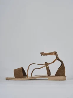 Sandalo tacco 1 cm marrone camoscio