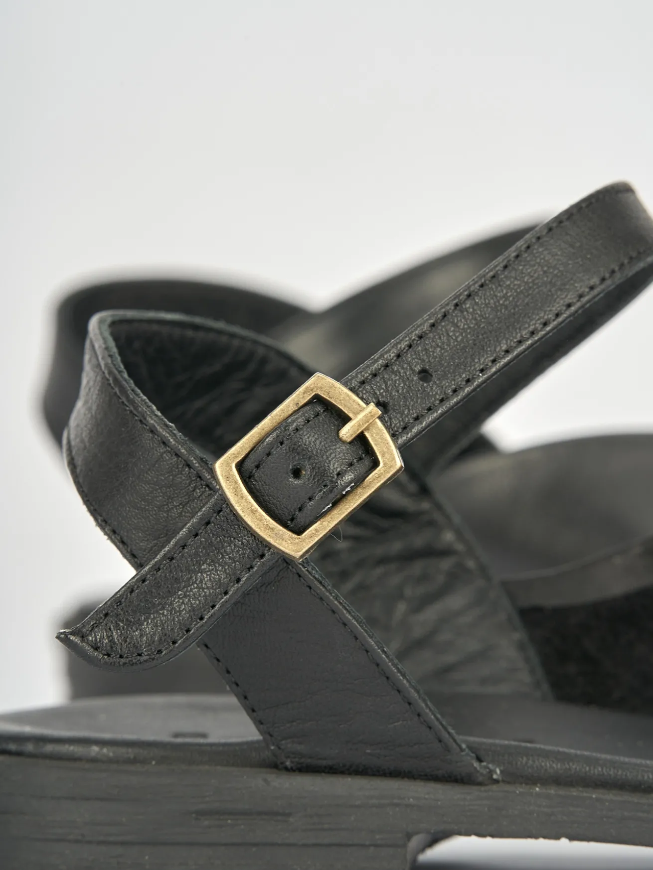 Sandalo tacco 1 cm nero