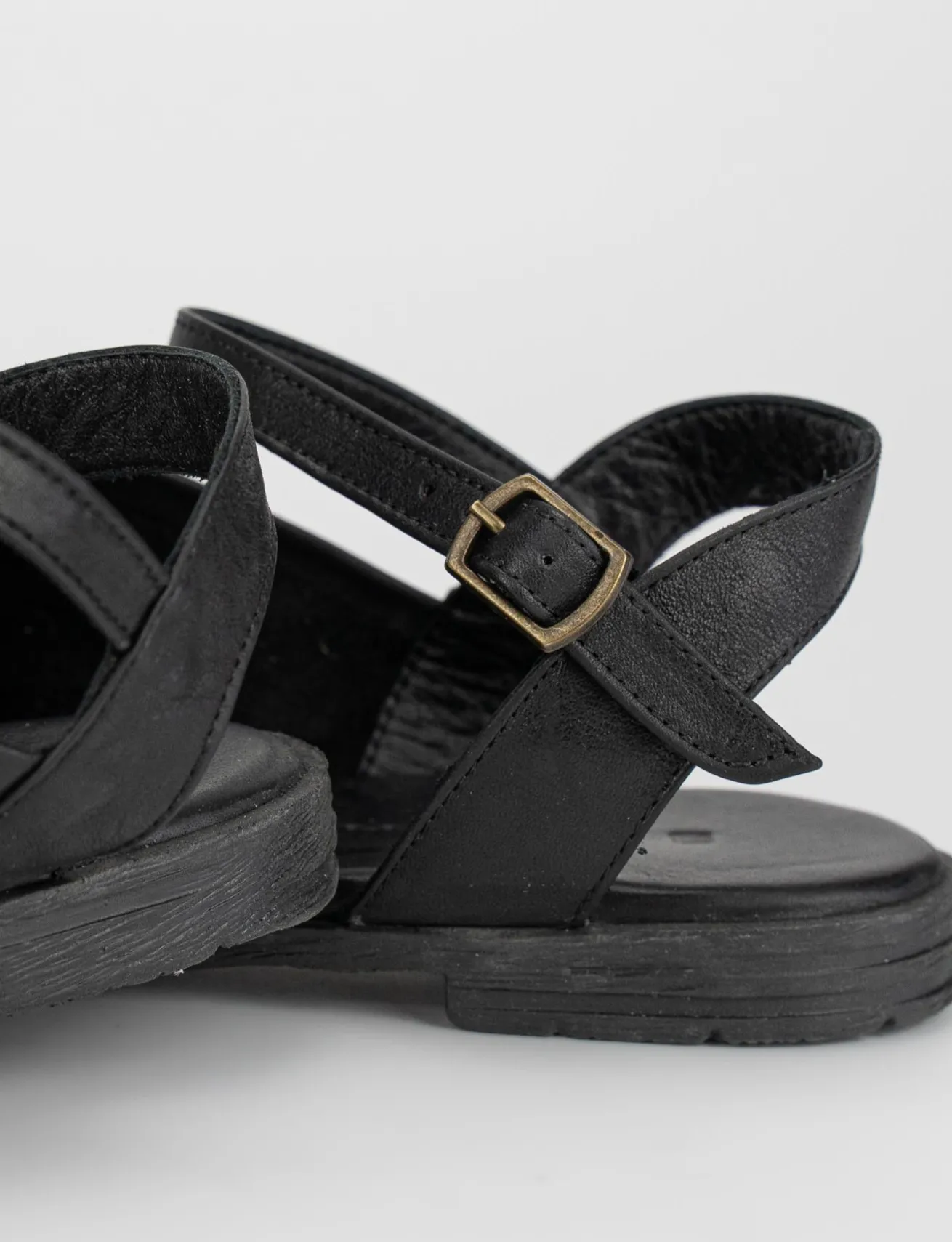 Sandalo tacco 1 cm nero