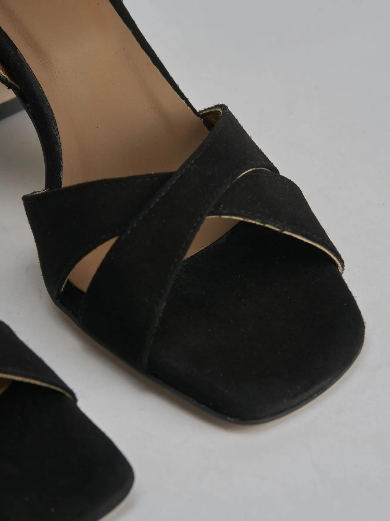 Sandalo tacco 8 cm nero camoscio