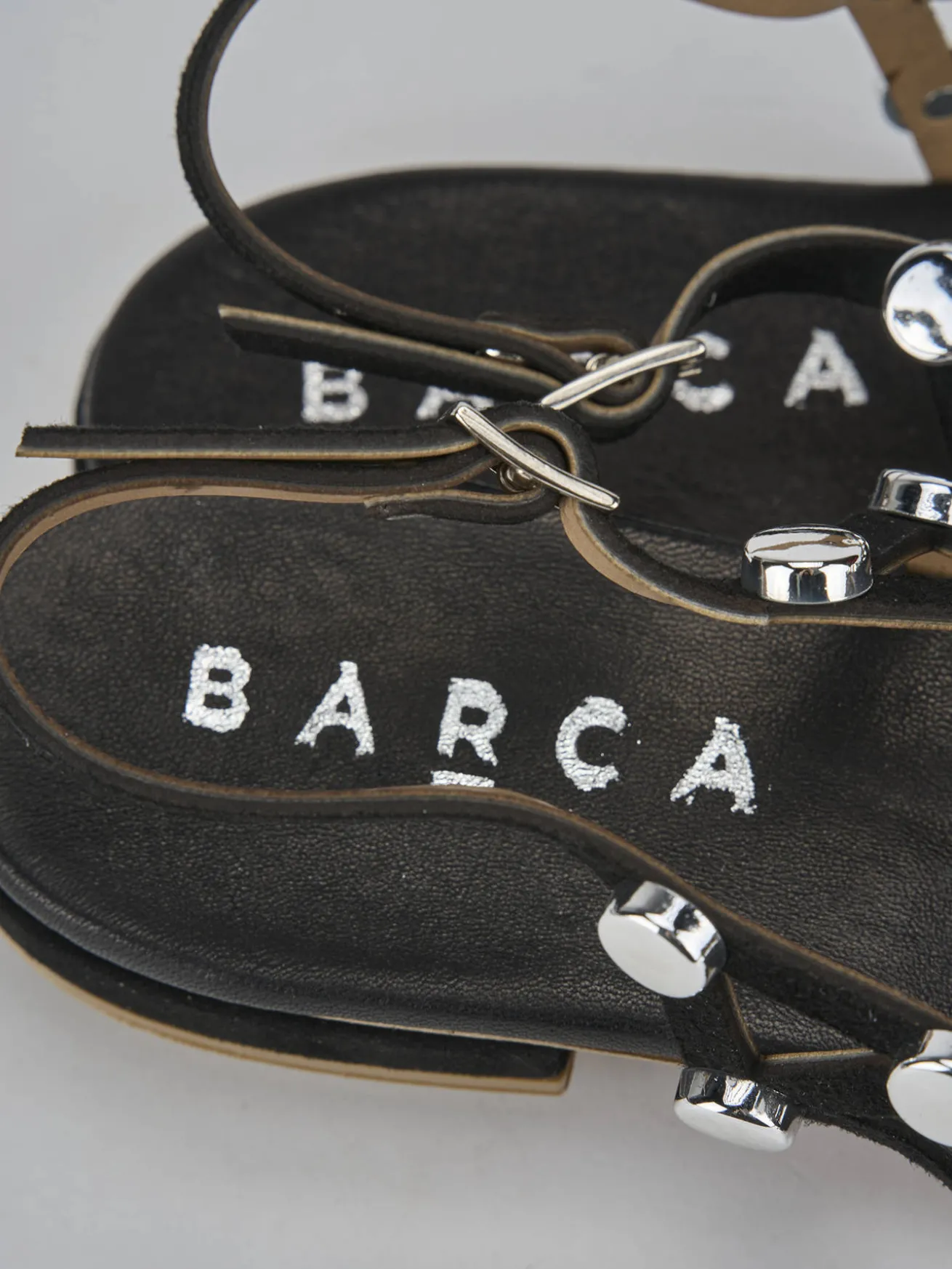 Sandalo tacco 1 cm nero camoscio