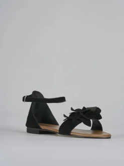 Sandalo tacco 1 cm nero camoscio