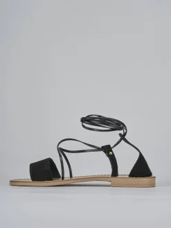 Sandalo tacco 1 cm nero camoscio