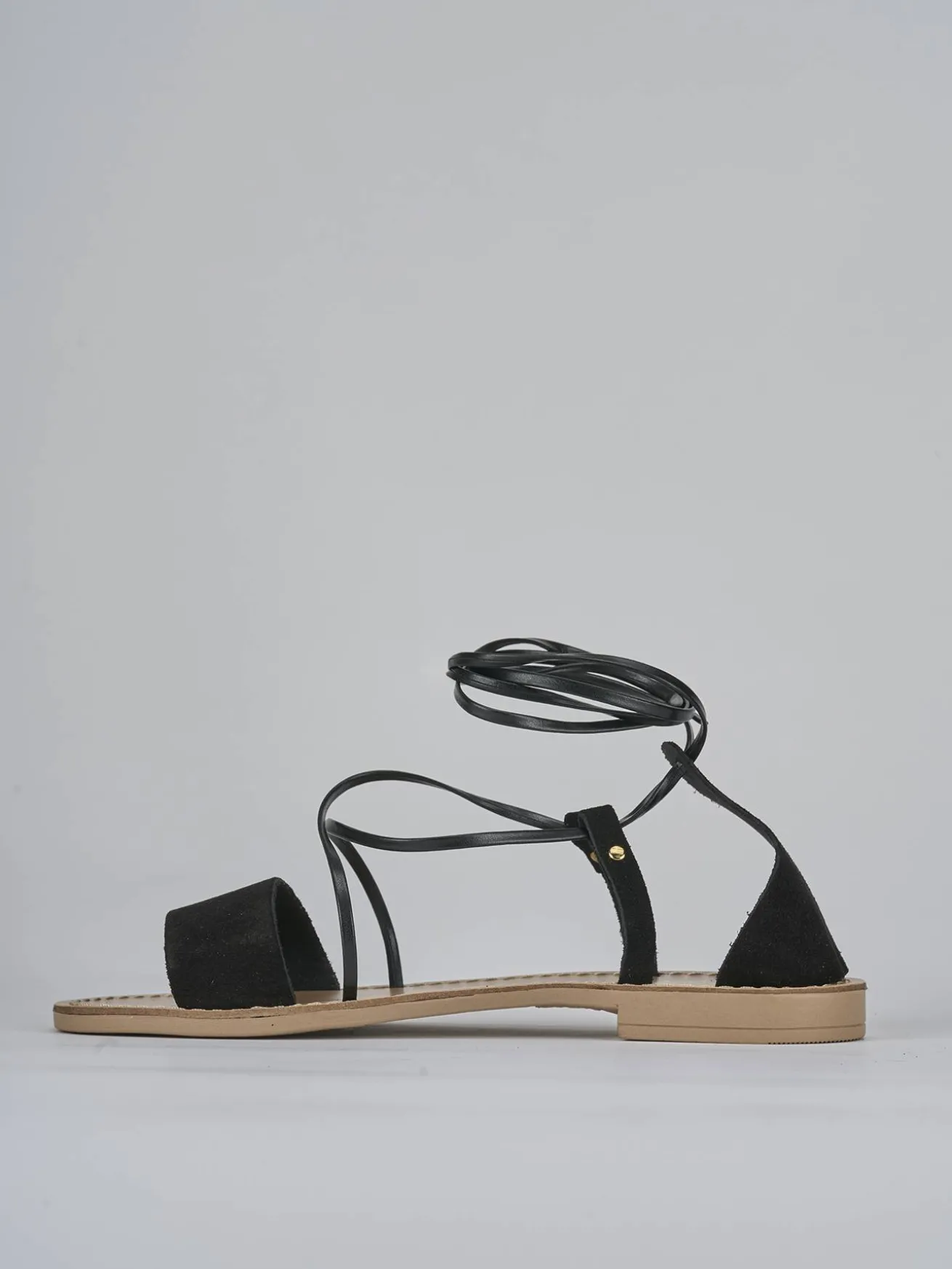 Sandalo tacco 1 cm nero camoscio