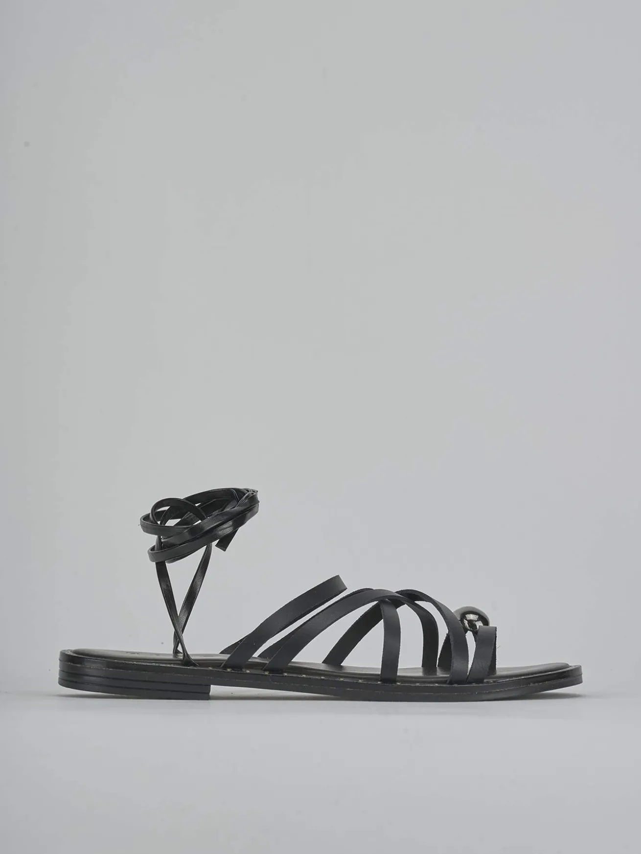 Sandalo tacco 1 cm nero pelle