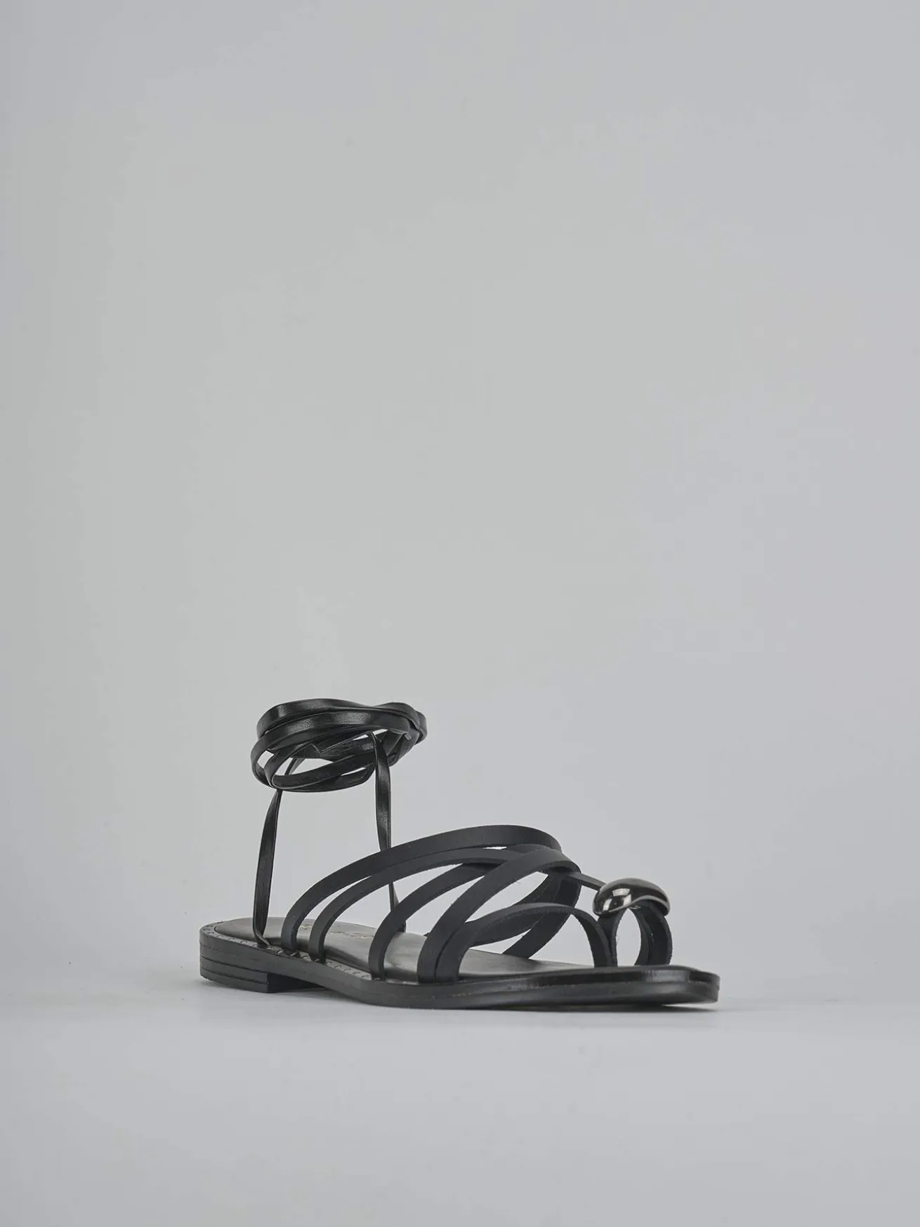 Sandalo tacco 1 cm nero pelle