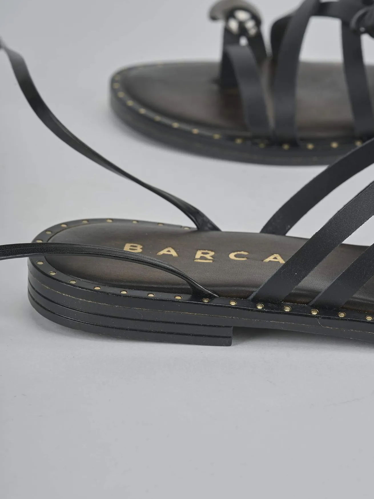 Sandalo tacco 1 cm nero pelle