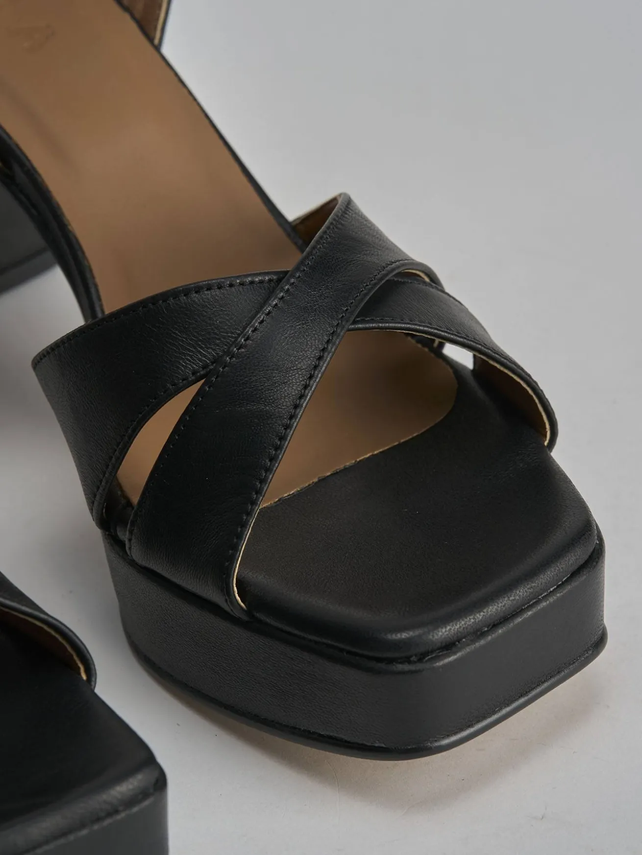 Sandalo tacco 8 cm nero pelle