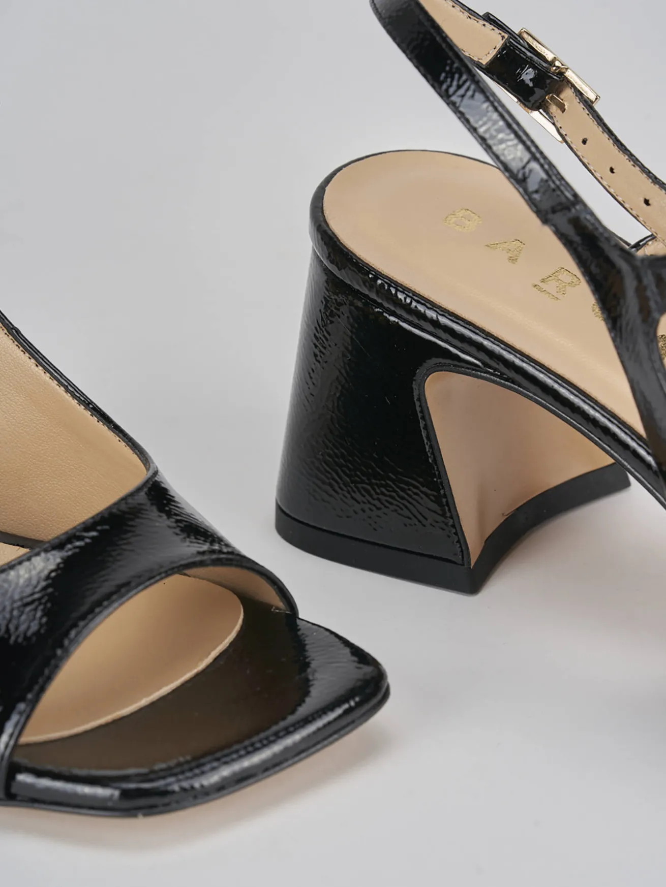 Sandalo tacco 6 cm nero vernice