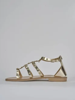 Sandalo tacco 1 cm oro laminato