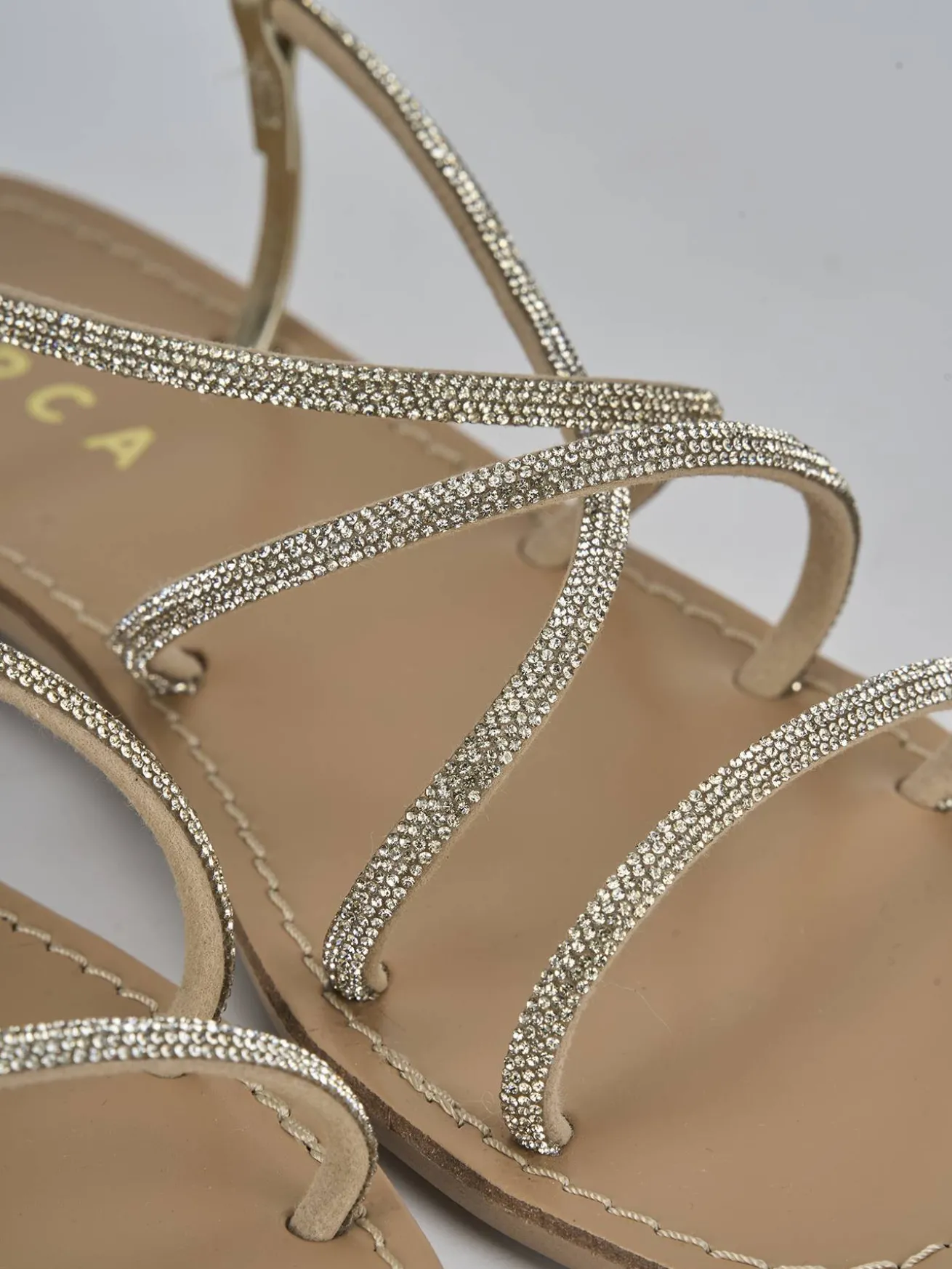 Sandalo tacco 1 cm oro pelle