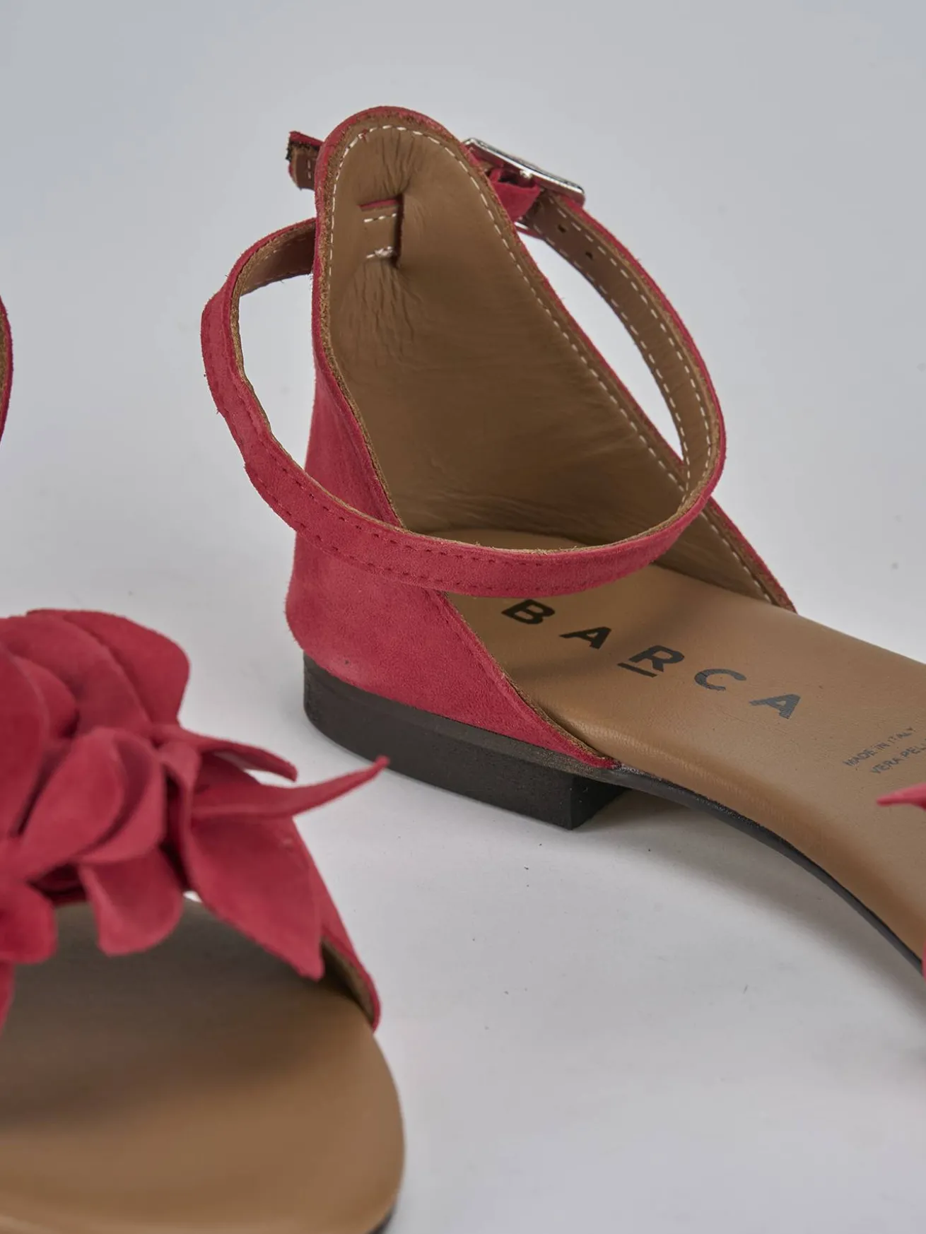 Sandalo tacco 1 cm rosso camoscio