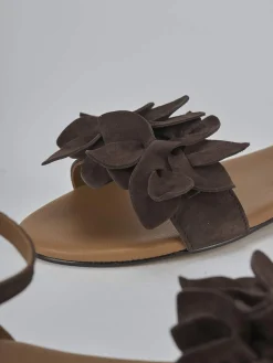 Sandalo tacco 1 cm testa camoscio