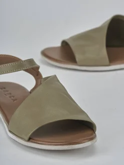 Sandalo tacco 1 cm verde pelle