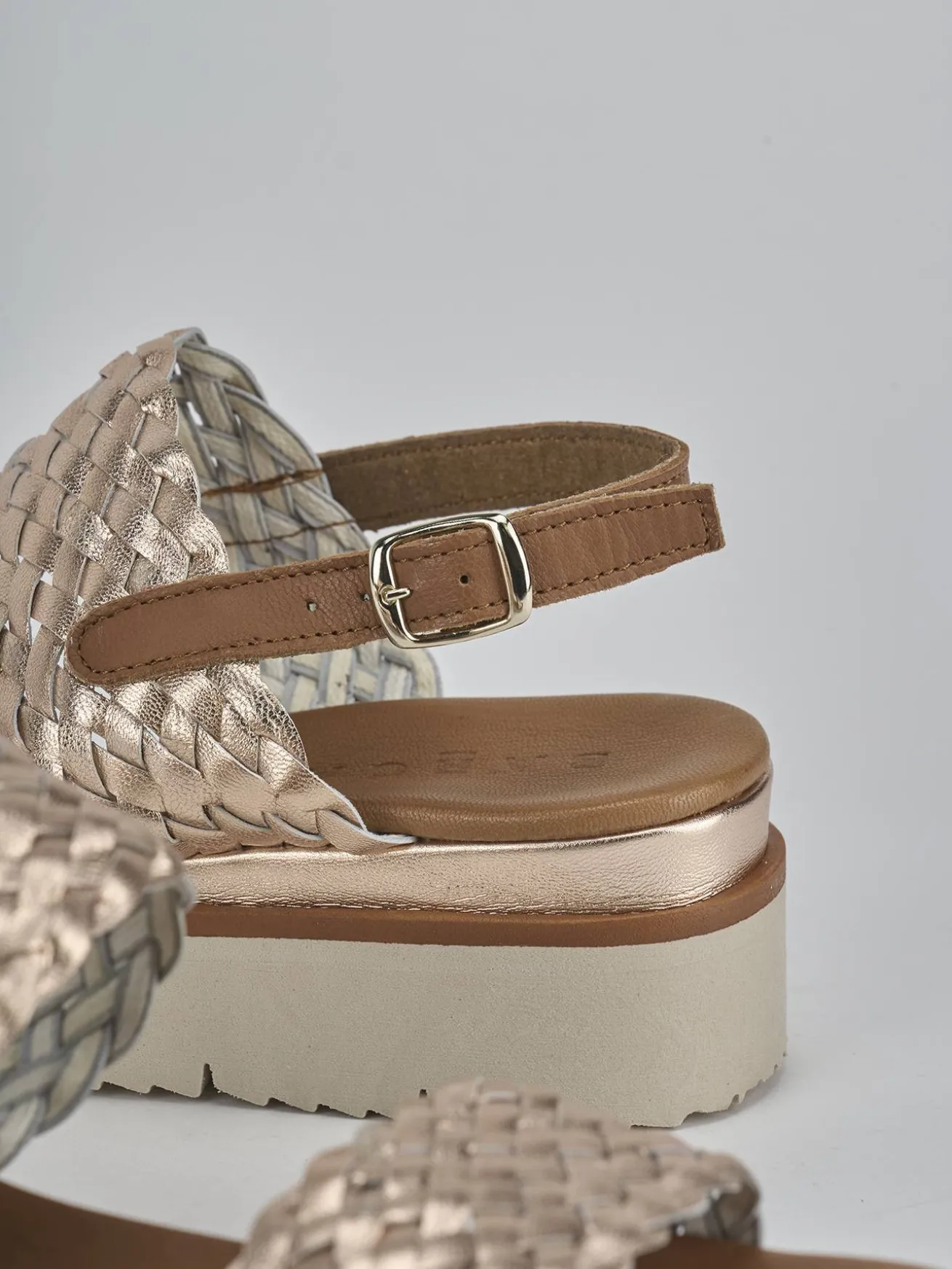 Sandalo zeppa 3 cm bronzo pelle