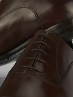 Scarpa lacci tacco 2 cm marrone pelle