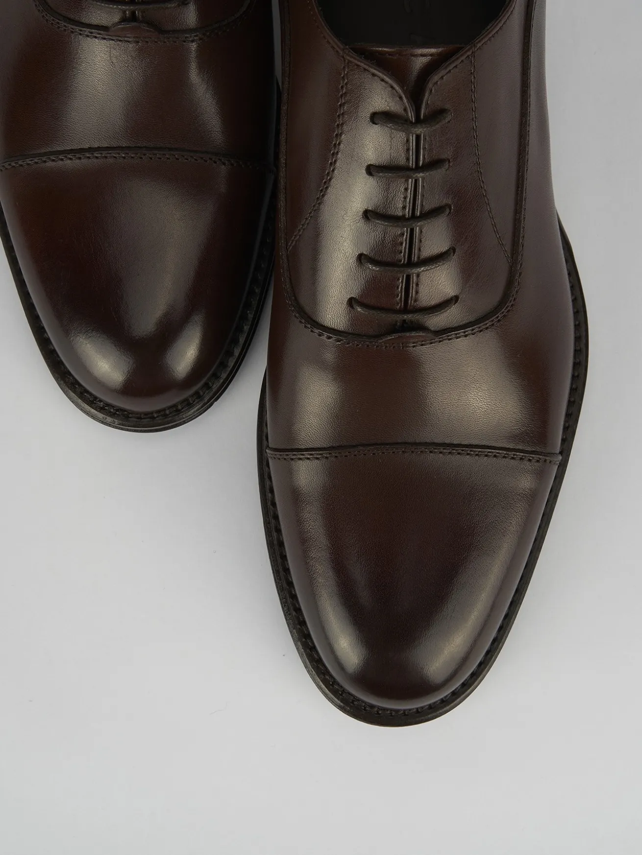 Scarpa lacci tacco 2 cm marrone pelle