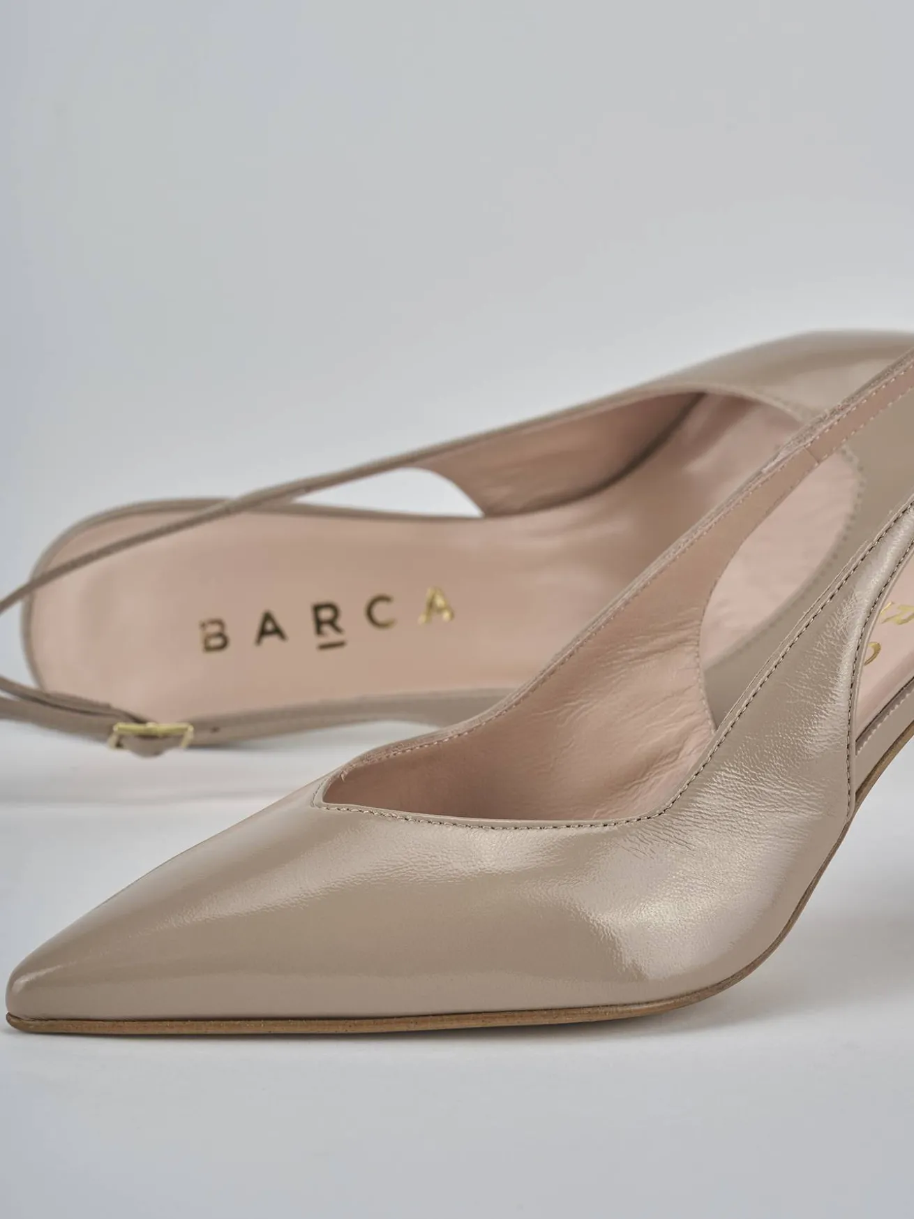 Slingback decolte tacco 7 cm beige vernice