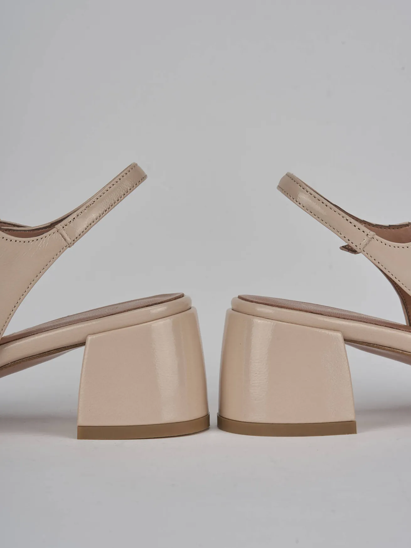Slingback tacco 5cm vernice beige