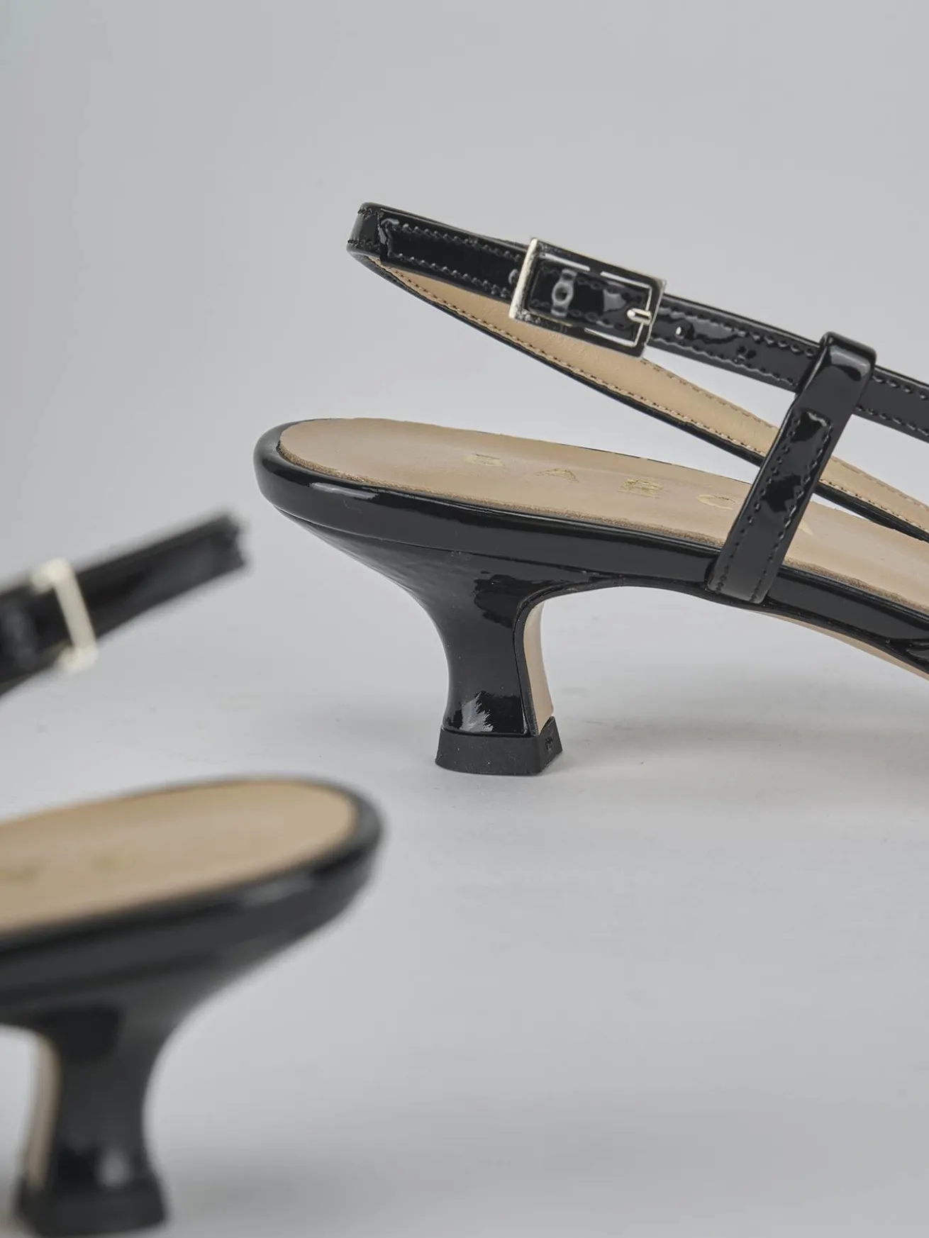 Slingback tacco 4cm vernice nero
