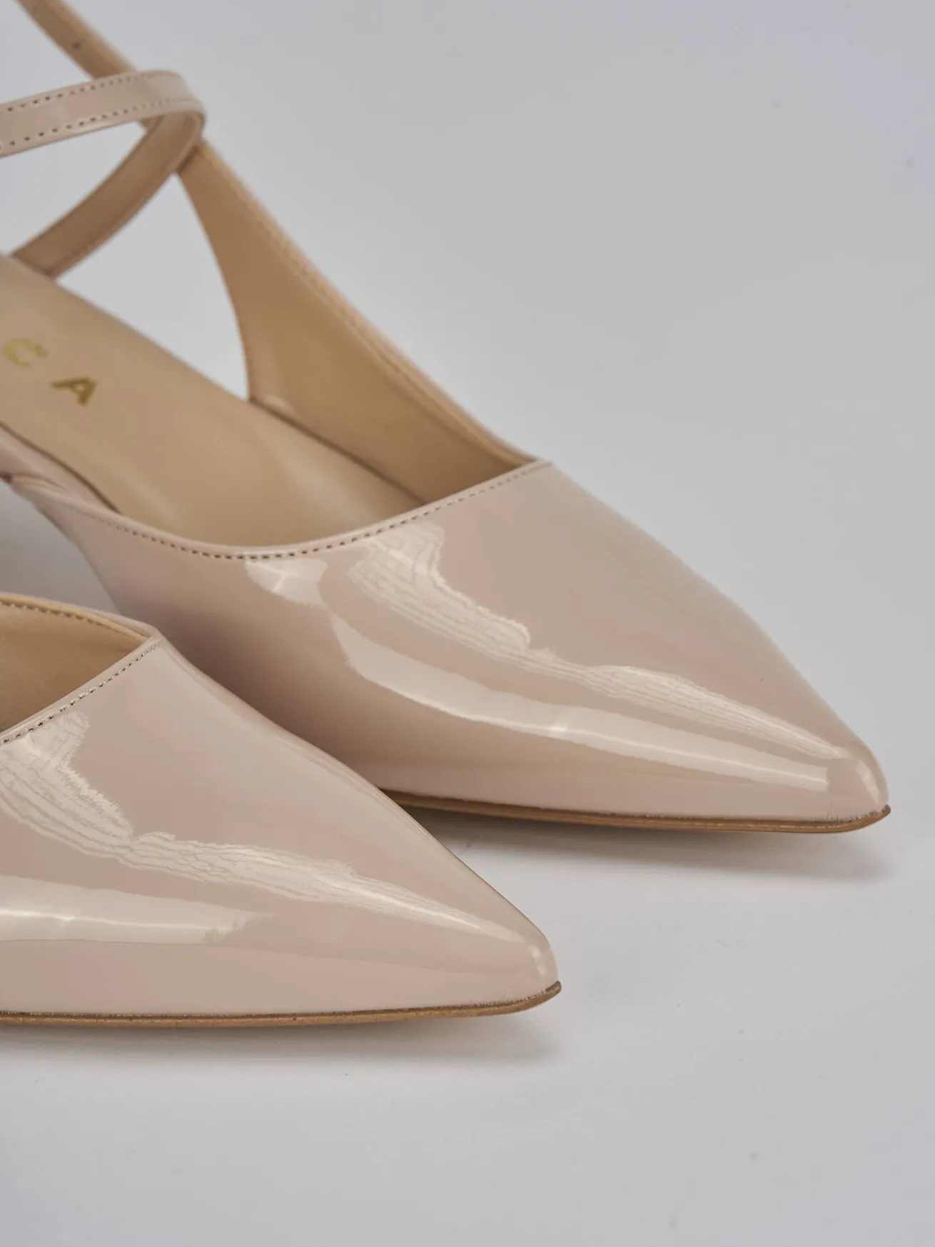 Slingback tacco 4cm vernice beige