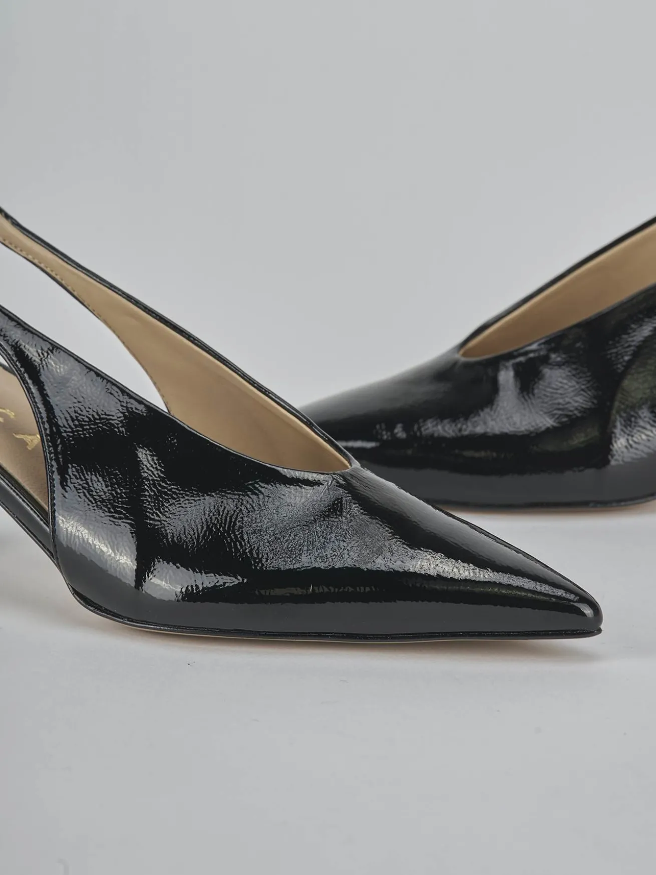 Slingback tacco 4cm vernice nero