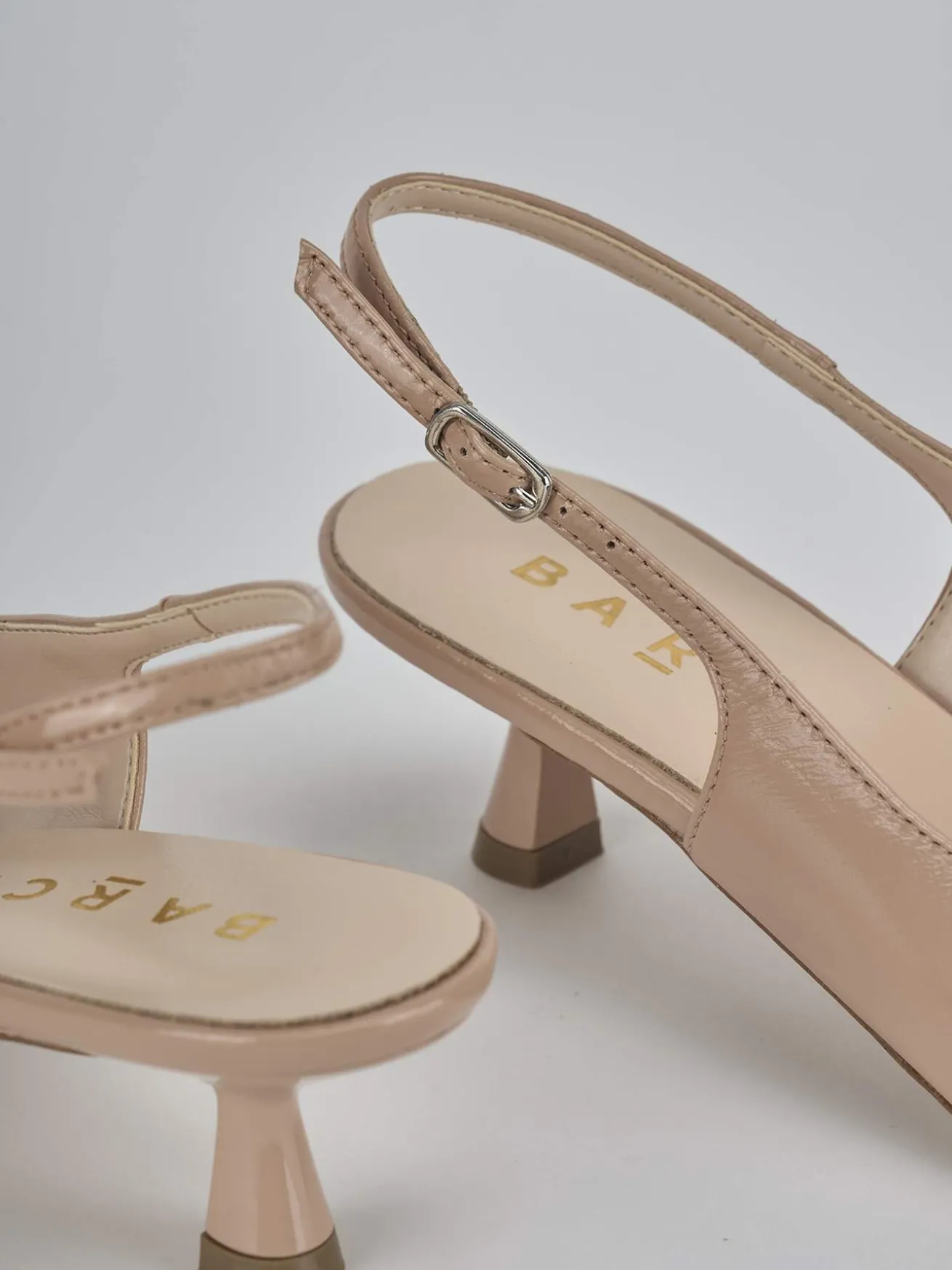 Slingback tacco 5cm vernice marrone