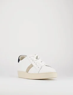 sneakers fondo gomma e soletto interno in vera pelle. tomaia in morbida pelle bianco