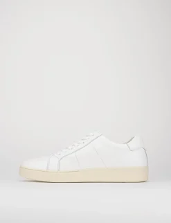 sneakers fondo gomma e soletto interno in vera pelle. tomaia in morbida pelle bianco