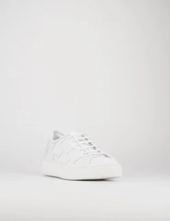 sneakers fondo gomma e soletto interno in vera pelle. tomaia in morbida pelle intrecciata bianco