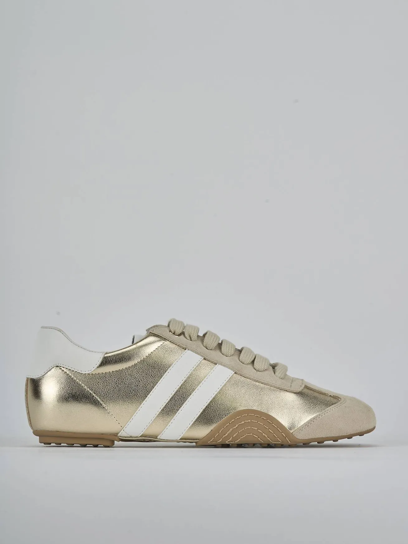 Sneakers laminato oro