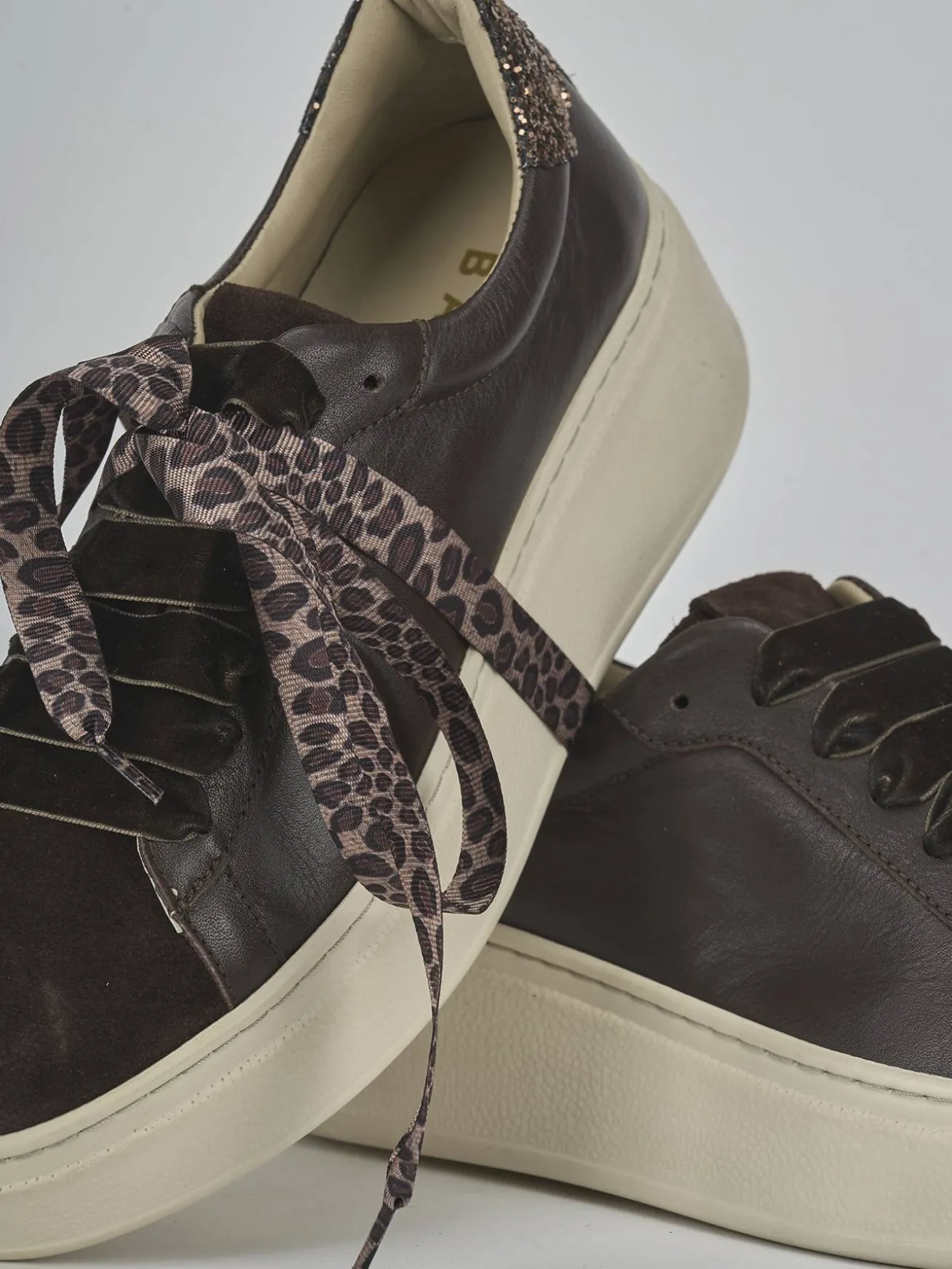 Sneakers pelle testa