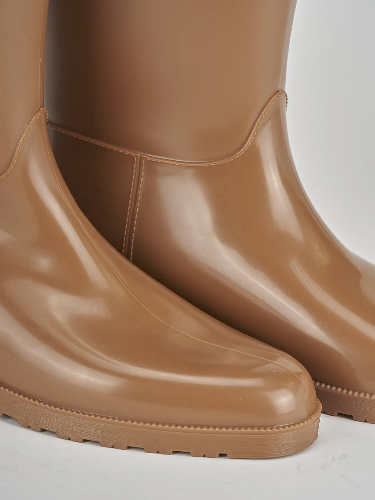 Stivale tacco 2 cm marrone gomma