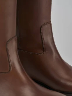 Stivale tacco 2 cm marrone pelle