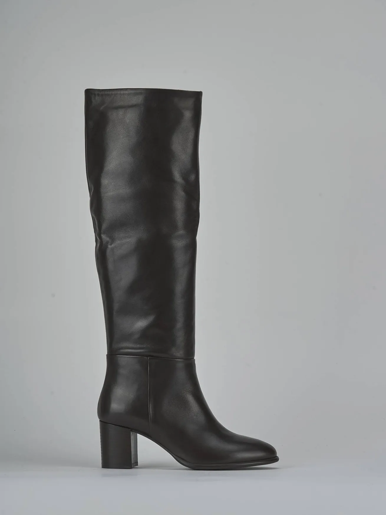 Stivale tacco 5 cm testa pelle