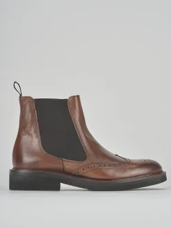 Stivale tronchetto tacco 2 cm marrone pelle