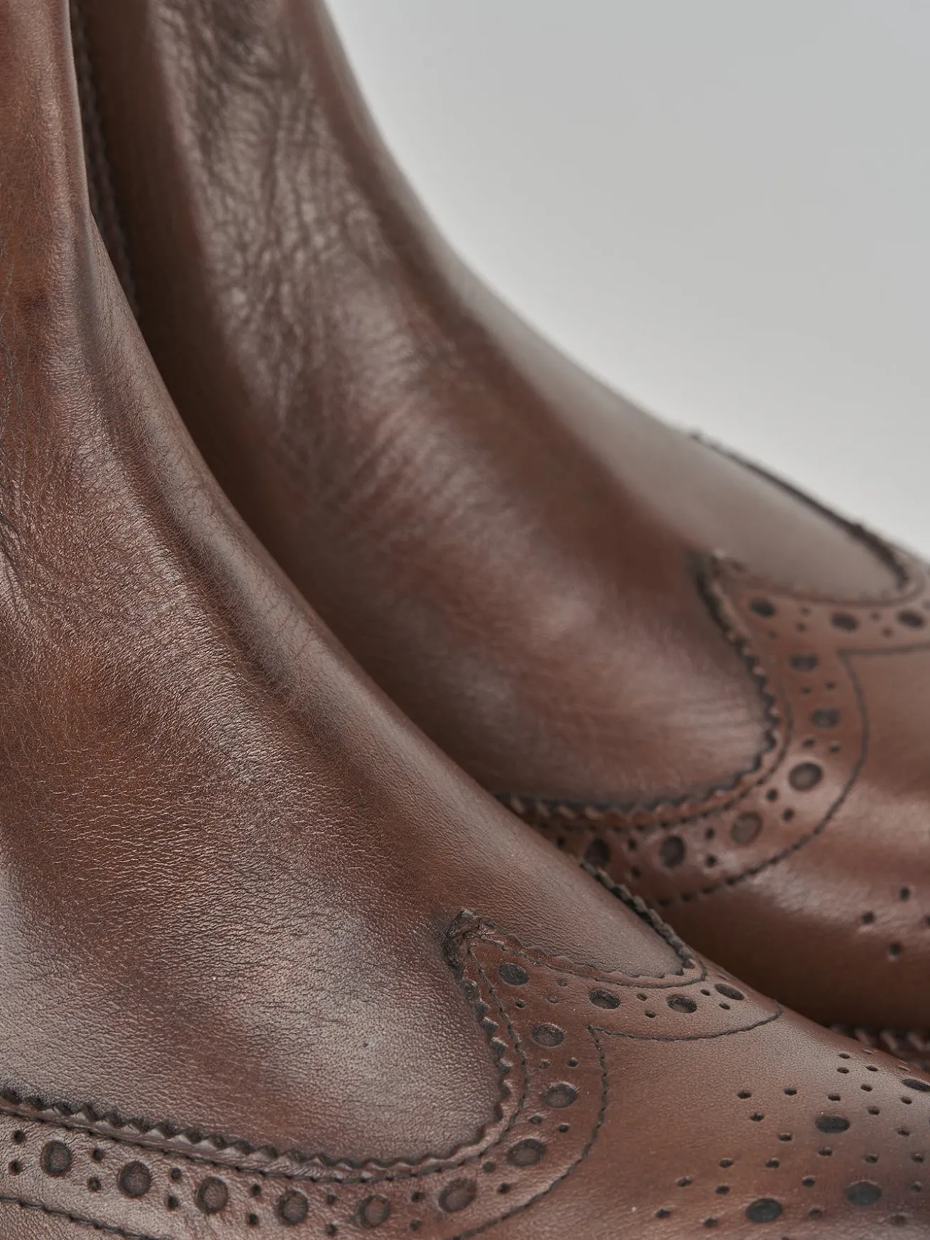 Stivale tronchetto tacco 2 cm marrone pelle