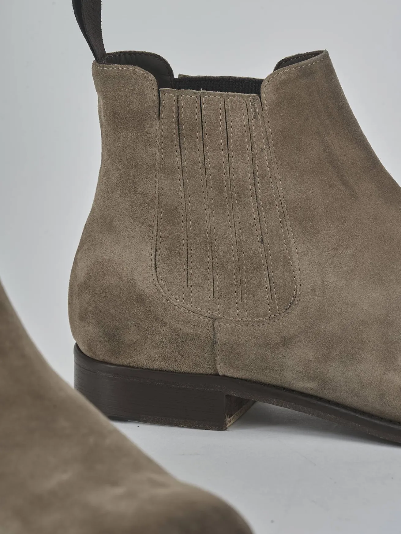 Stivaletti camoscio beige