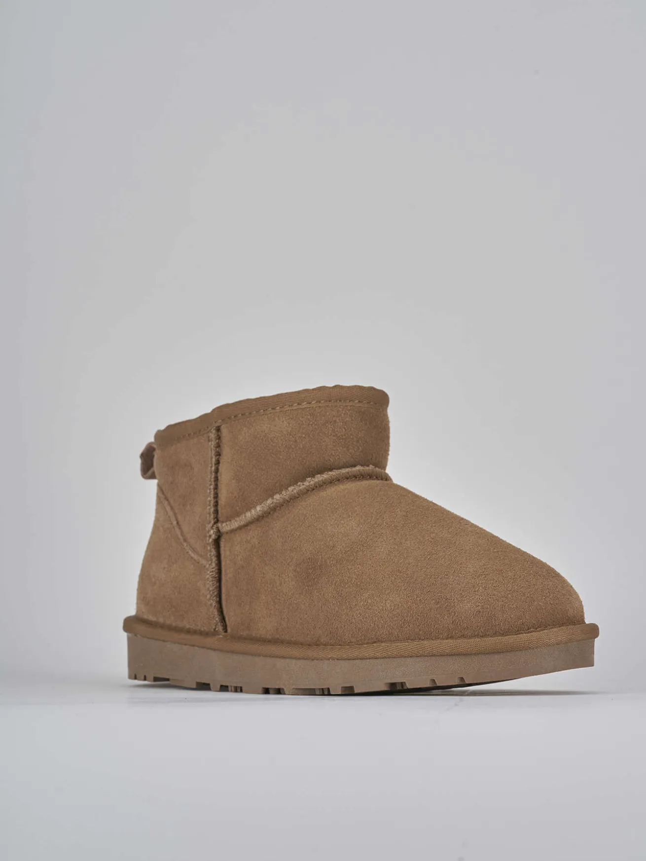 Stivaletti camoscio beige