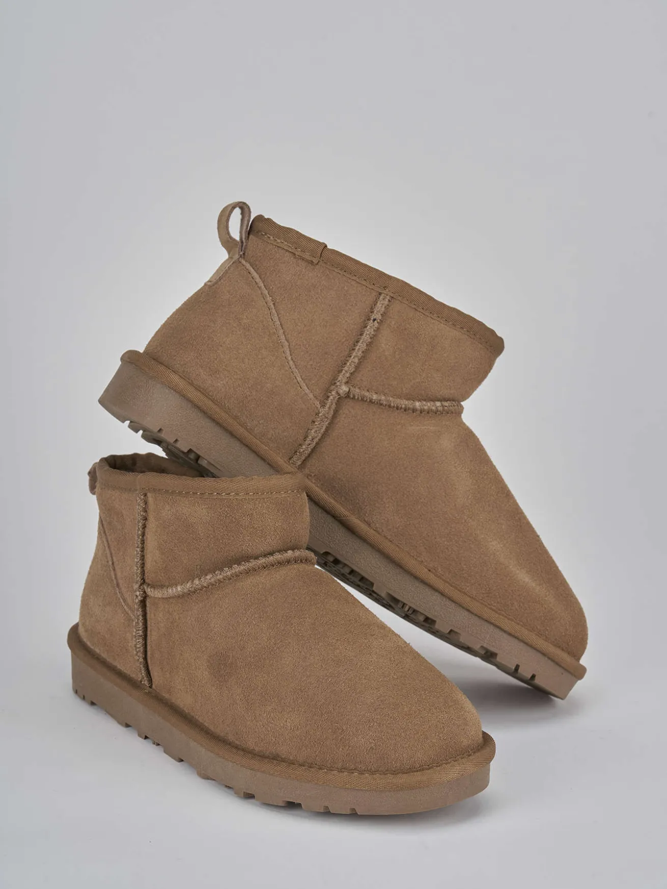 Stivaletti camoscio beige