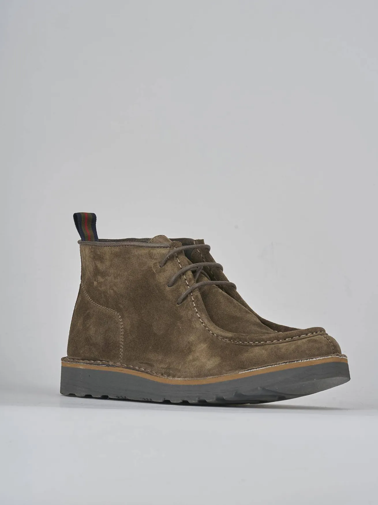 Stivaletti camoscio beige