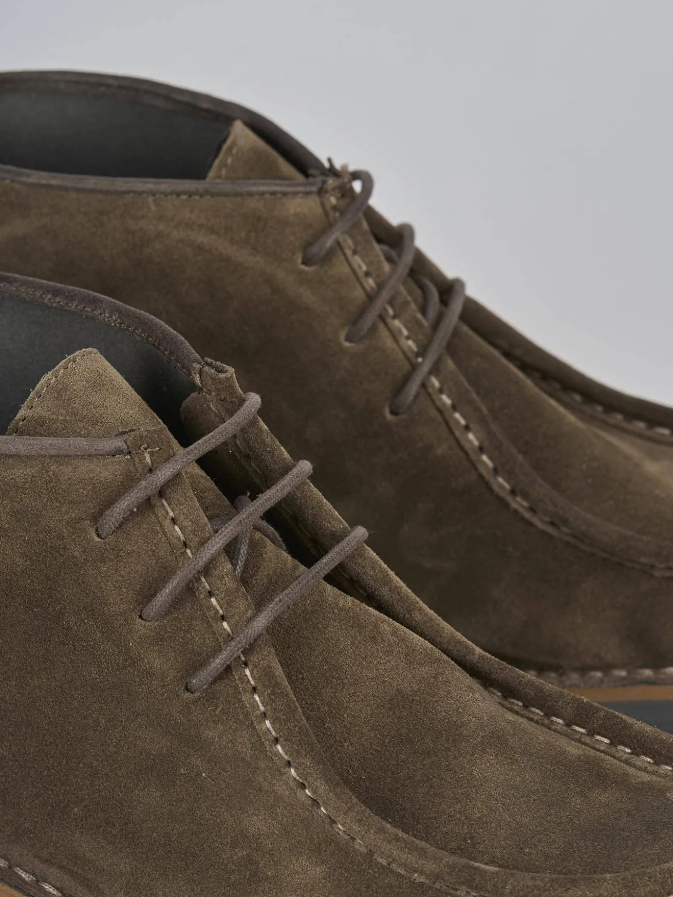 Stivaletti camoscio beige